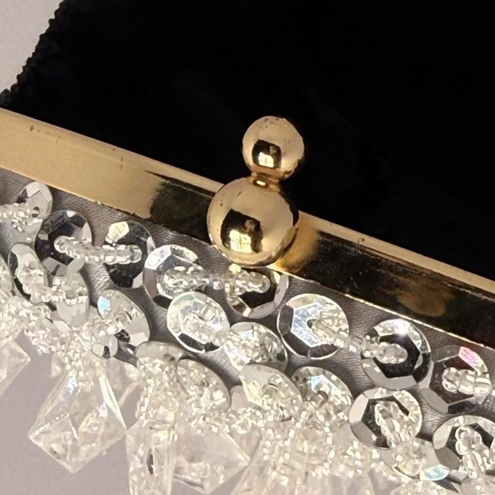 Chandelier Clutch
